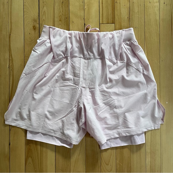Lululemon Ventes Tennis Shorts 6” - Picture 2 of 5